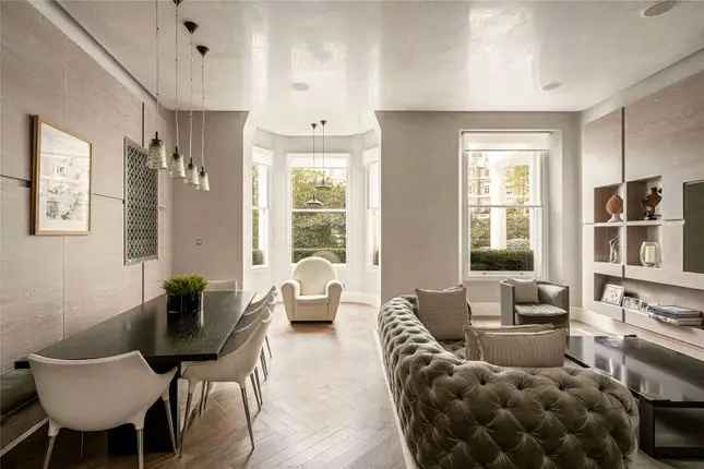 South Kensington Duplex Maisonette 3 Beds 3 Baths