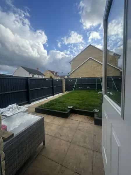 2 Bedroom House with Parking and Storage