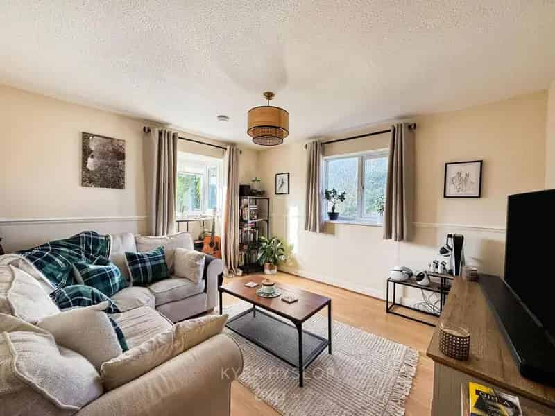 2 Bedroom Coach House for Sale