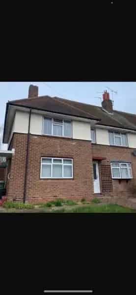 Two Double Bedroom Maisonette with Private Garden and Ample Storage