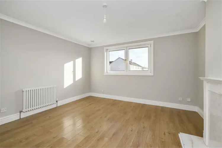 3 Bed Flat - Upper with 1 Reception Room