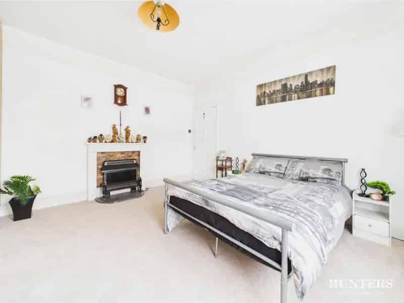 1 Bed Terraced Flat for Sale - Investment Opportunity