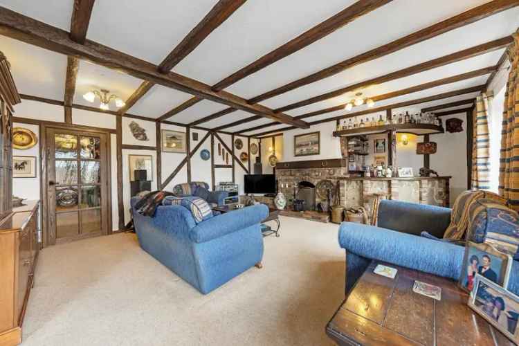 4-Bed Detached House with Equestrian Facilities Maulden