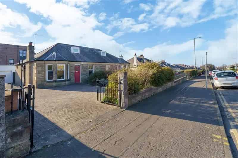 3 Bed Bungalow Semi Detached Duddingston