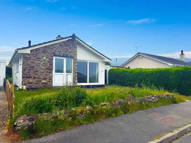 2 Bedroom Bungalow For Sale