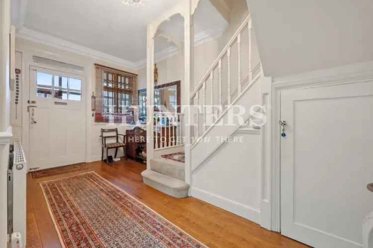 5 Bedroom House For Sale in London