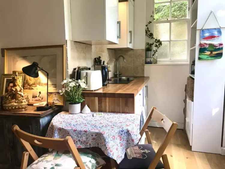 1 Bedroom Ground Floor Flat for Sale in Somerset