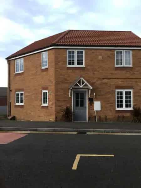 3 Bedroom Detached House Near Schools and Supermarket