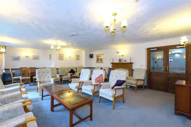 1 Bed Retirement Apartment near Broadway Station For Sale