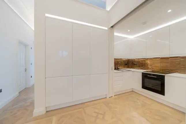 Flat for sale in Westbourne Terrace, London W2