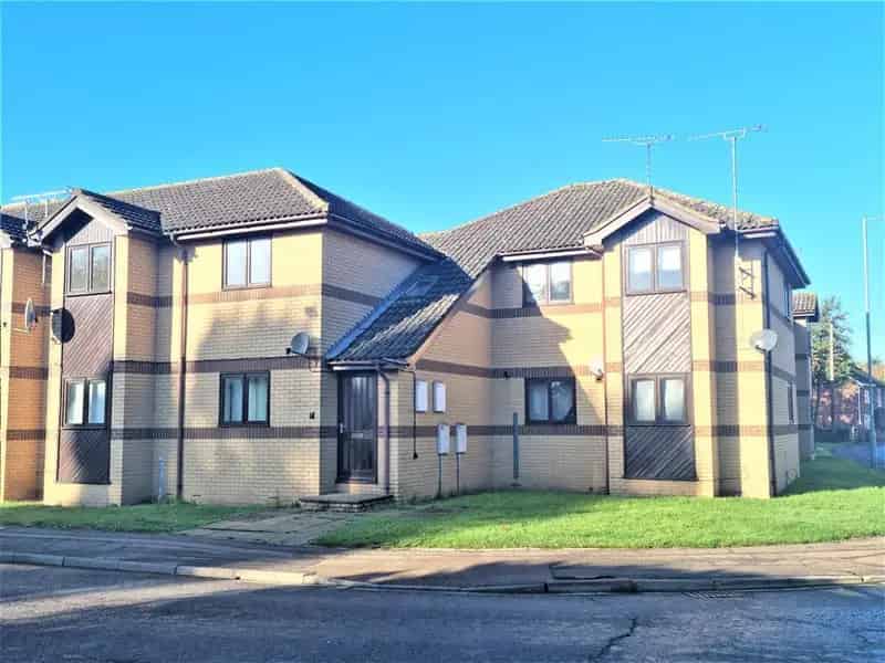 Double Bedroom House with Allocated Parking and Zero Deposit Option