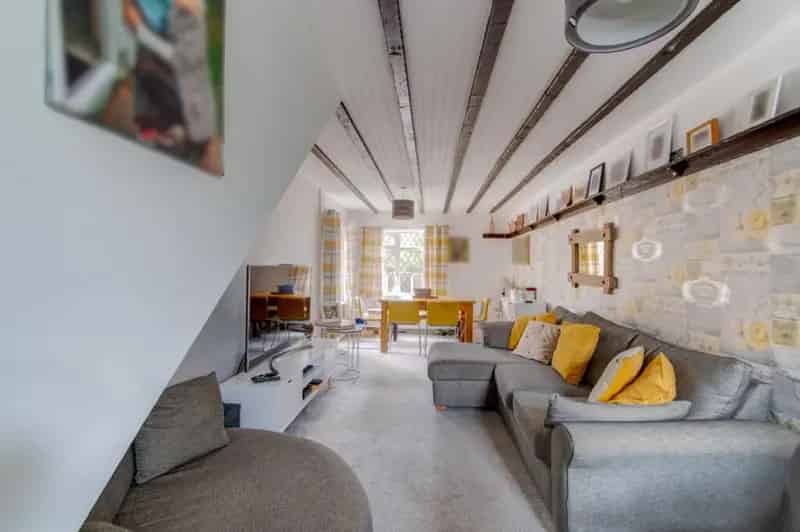 5 Bedroom Semi Detached House For Sale