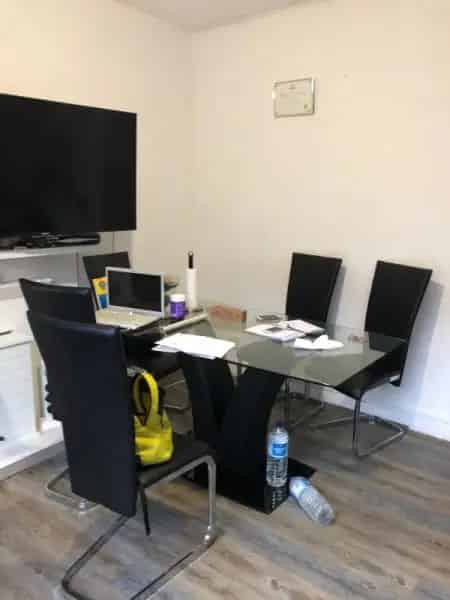 2 Bedroom Ground Floor Flat Near Canary Wharf DLR
