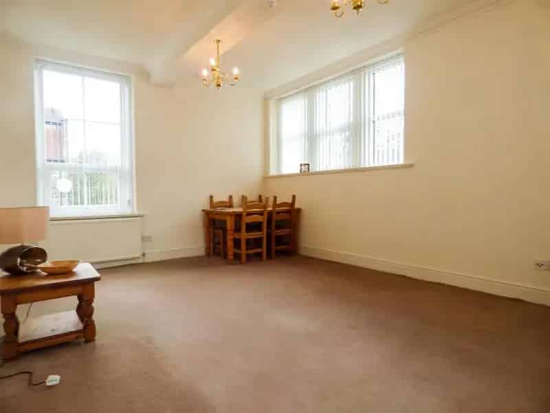 2 Bedroom Flat To Let Bingley