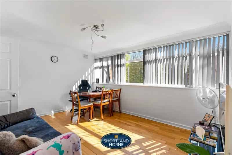 2 Bedroom Flat House to Rent