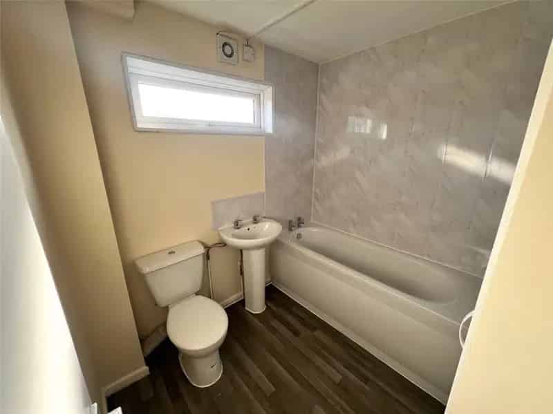 2 Bed Ground Floor Maisonette - Ideal First Time Buyer Home
