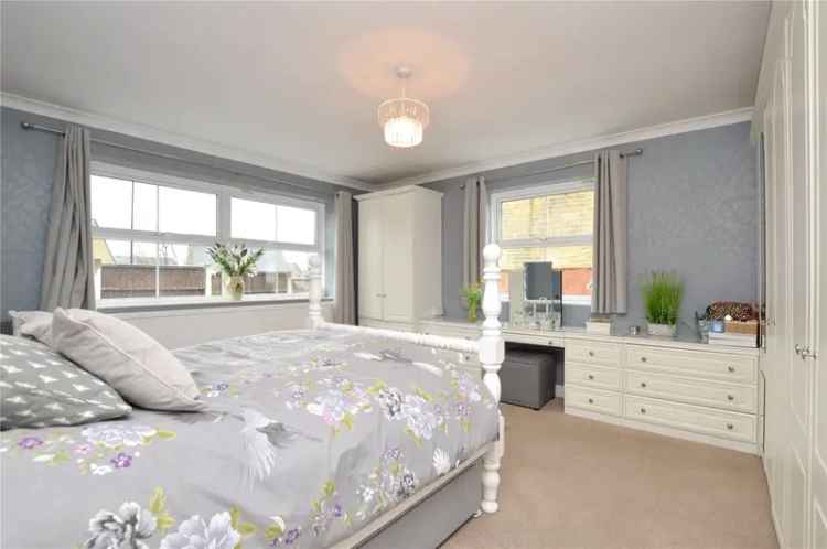 House For Sale in Leeds, England