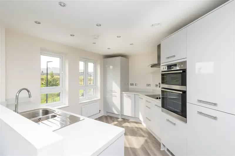 2 Bedroom Apartment House to Rent