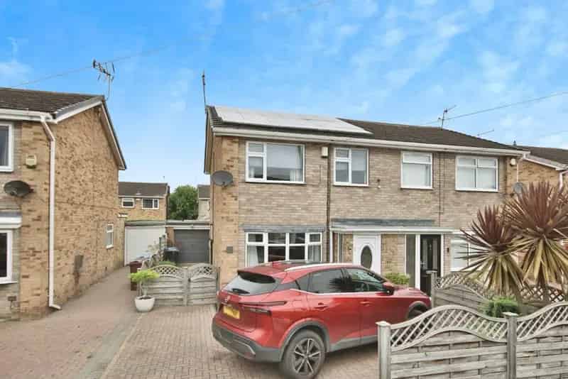 3 Bedroom Semi Detached House For Sale
