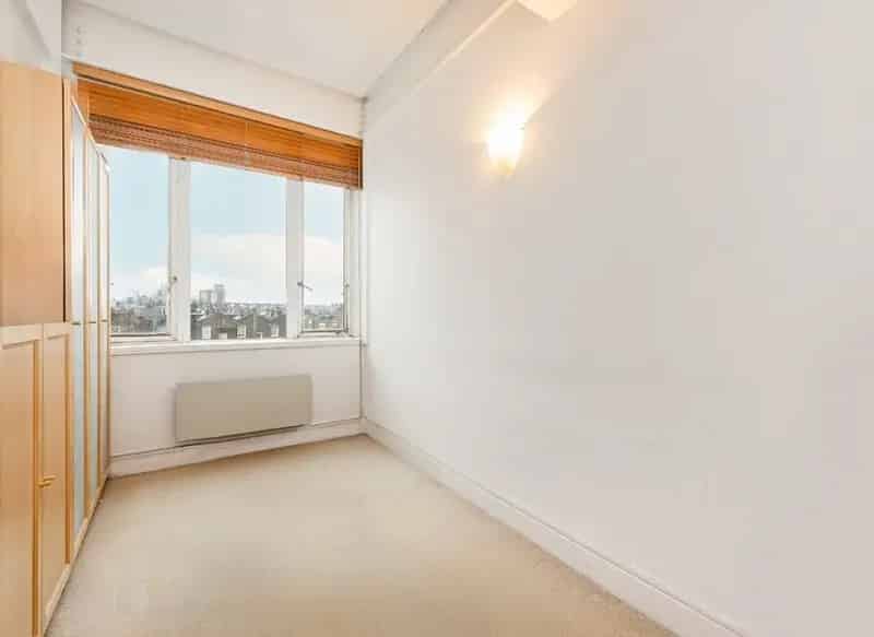 Art Deco 2 Double Bedroom Apartment with Roof Terrace and Gym