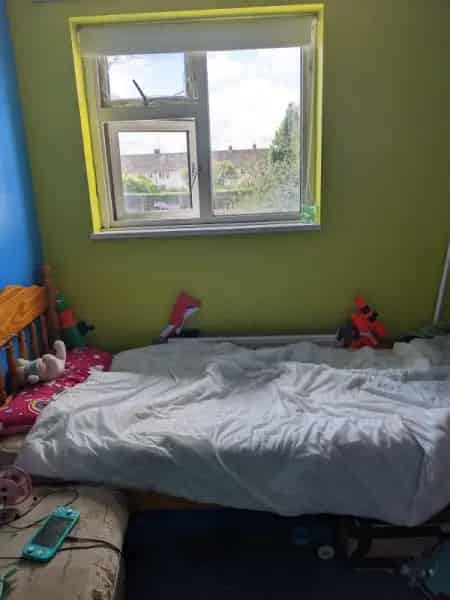 3 Bedroom House Near Schools and Shops Wet Room Fitted