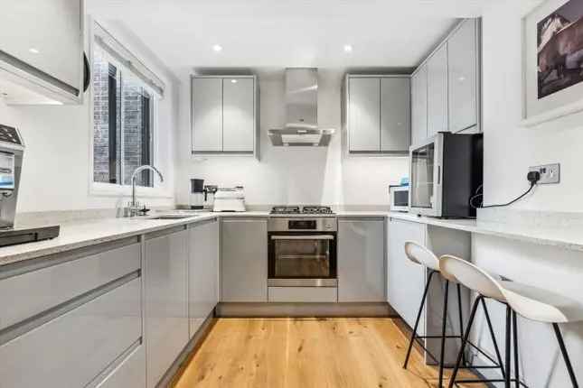 Flat for sale in Queen Anne Street, Marylebone W1G