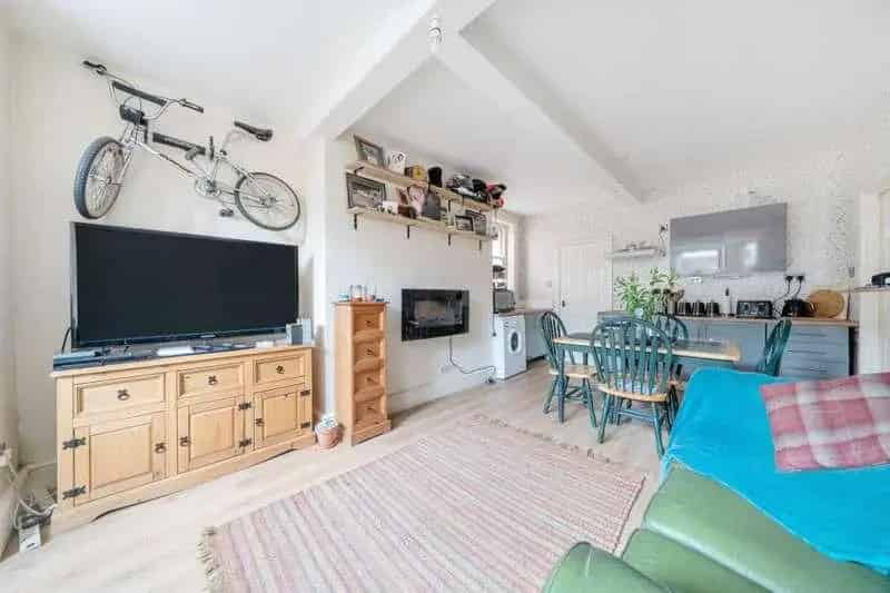 2 Bed Ground Floor Flat for Sale