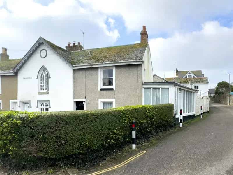 2 Bedroom End Terrace House For Sale