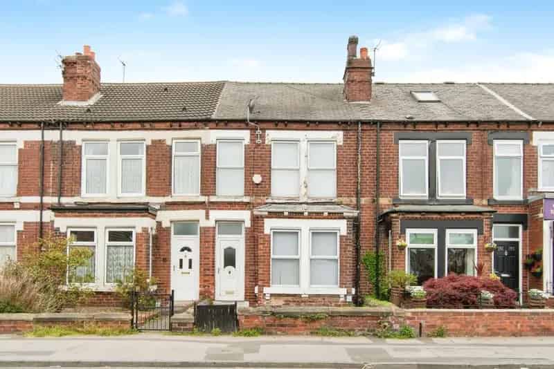 3 Bedroom Mid Terrace House For Sale Castleford WF10