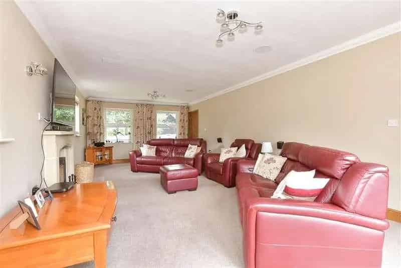 4 bed house for sale