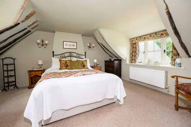 5 Bed Grade II Listed Cottage For Sale
