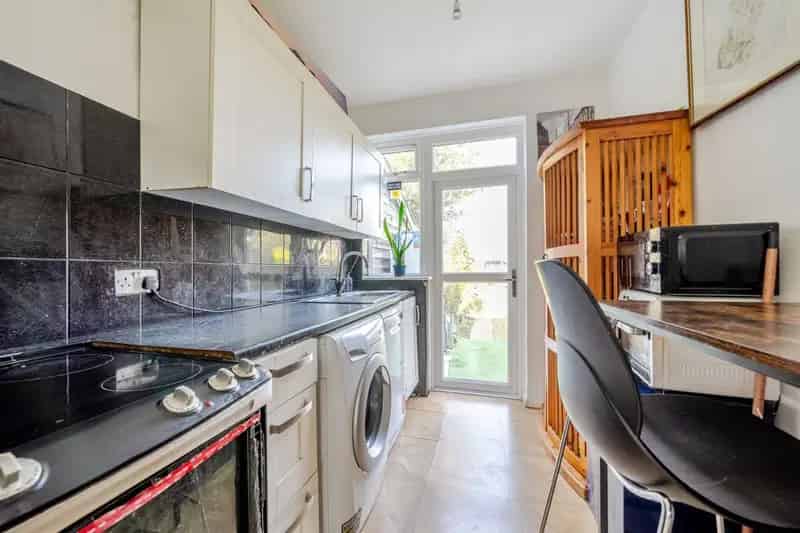 Spacious Family Home with 100ft Garden and Off Street Parking