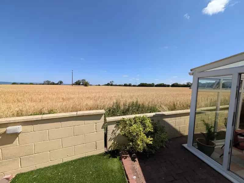 1 Bedroom Bungalow for Over 60s - Retirement Home