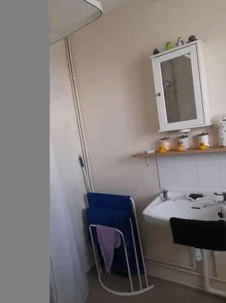 1 Bedroom Bungalow Near Shops and Transport Links Pets Allowed