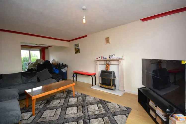 House For Sale in Leeds, England