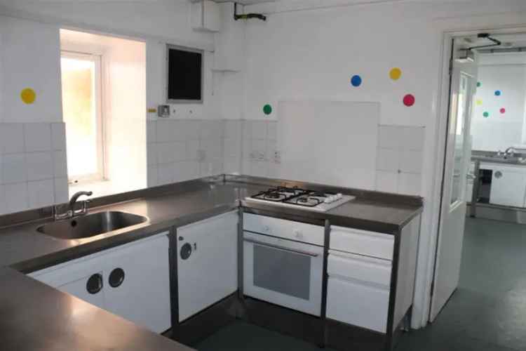 10-Bedroom Grade II Listed Former Hostel Conversion Opportunity