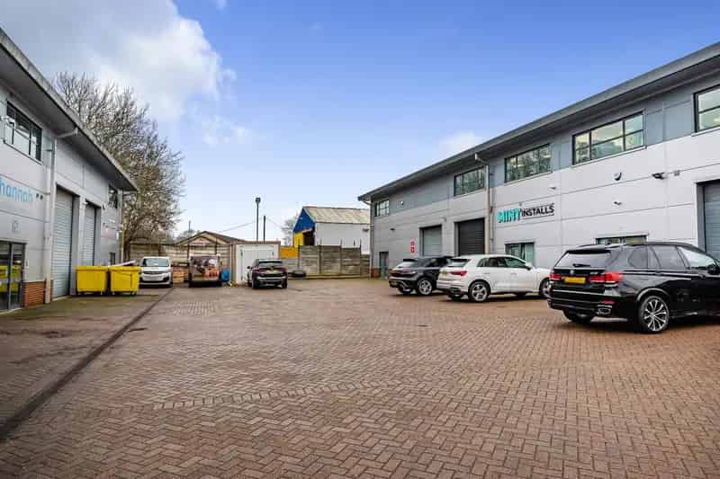 Modern Warehouse Workshop To Let Potters Bar
