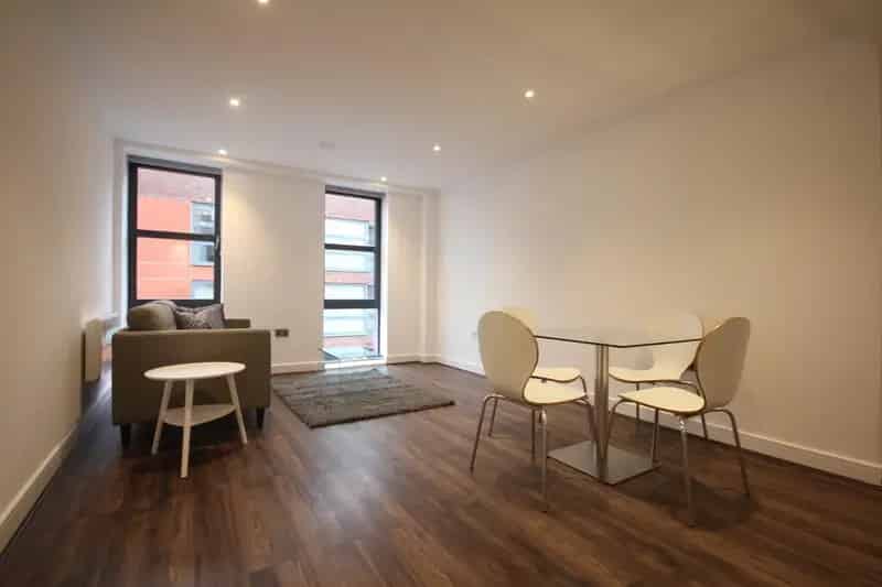 2 Bedroom Apartment with Allocated Parking and Gym