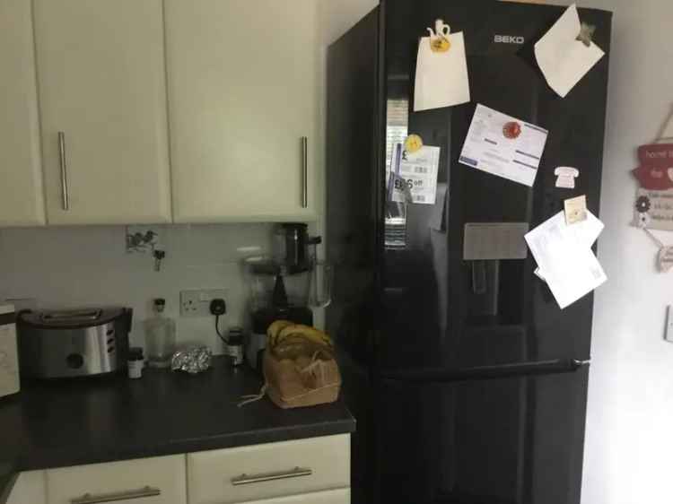 Flat For Rent in Borough of Spelthorne, England