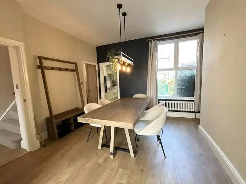 3 Bed Semi Detached House Chorlton Close To Longford Park