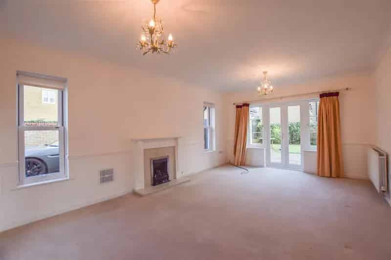4 Bedroom Detached House to Rent