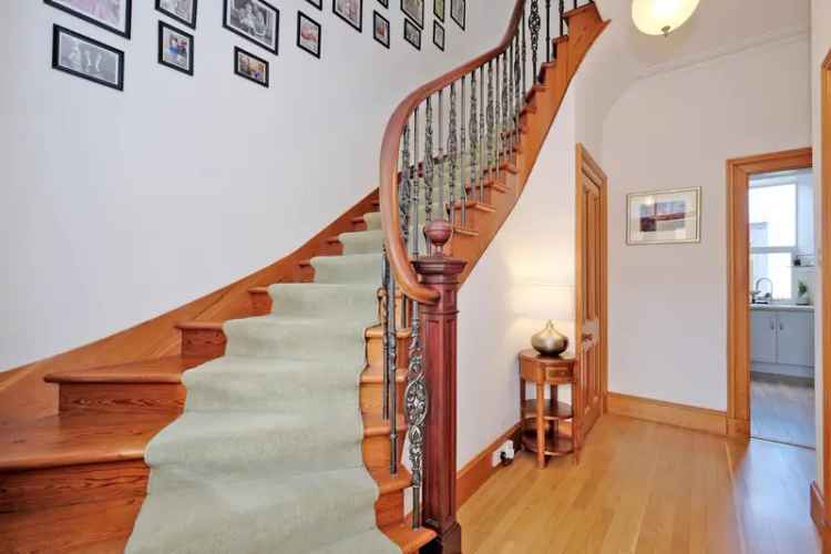 5 Bedroom Period Home with 7 Fireplaces and Garage