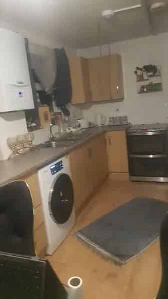 2 Bedroom Semi Detached House Near Schools and Shops