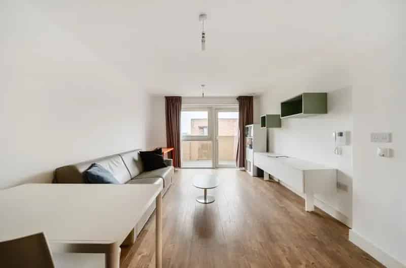 1 Bedroom Flat for Sale 539 SQ FT Chain Free Modern Amenities