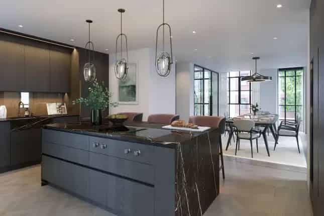 5 Bedroom Townhouse in Knightsbridge London