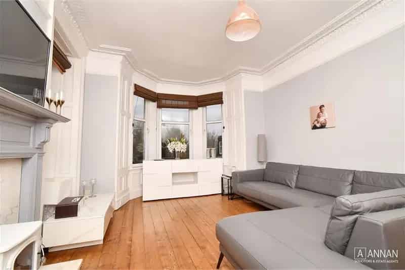 3 Bed Flat Upper with 2 Reception Rooms Joppa