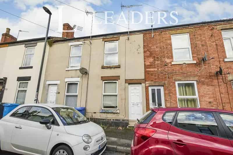 3 Bedroom Terraced House To Rent