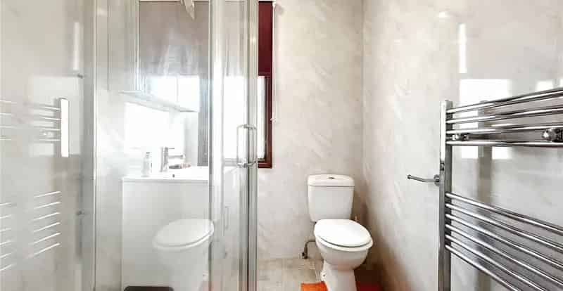 2 bedroom house for sale