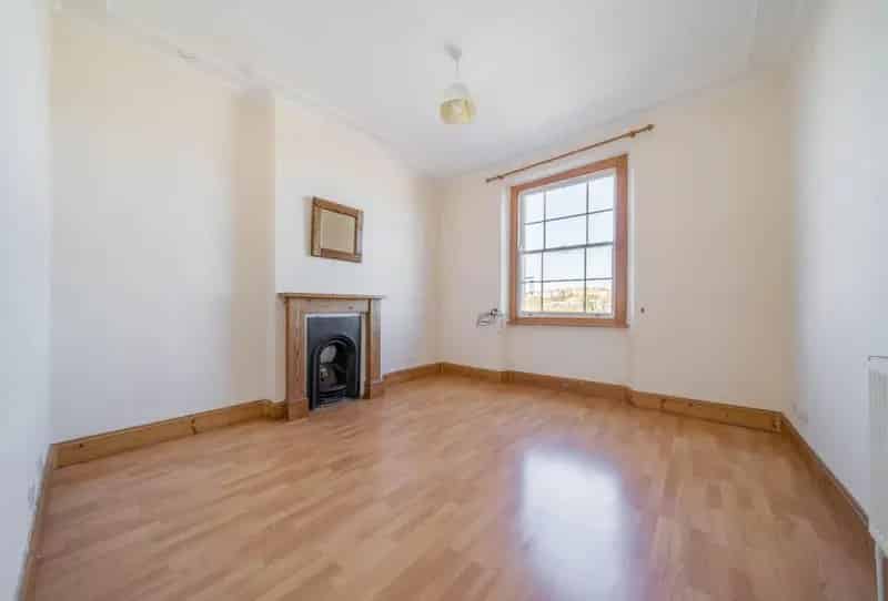 2 Bedroom Flat for Sale Sydenham Road BS6 Chain Free