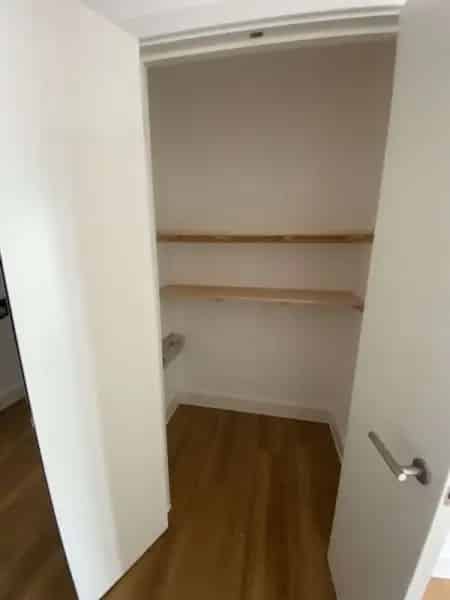 Large 2 Bed Flat Near Transport Links